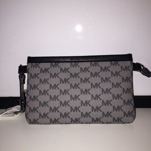MICHAEL KORS Fanny Pack Belt MK Logo Bag Size XL